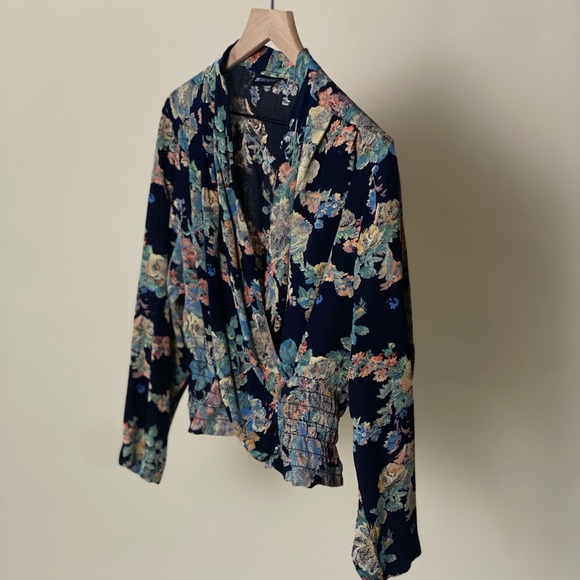 Vintage floral faux wrap top - Picture 2 of 7